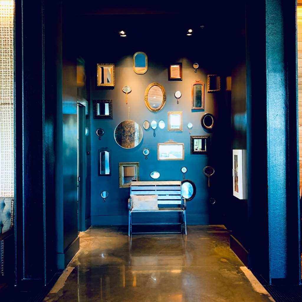 קולג' סטיישן The George, By Valencia Hotel Collection מראה פנימי תמונה