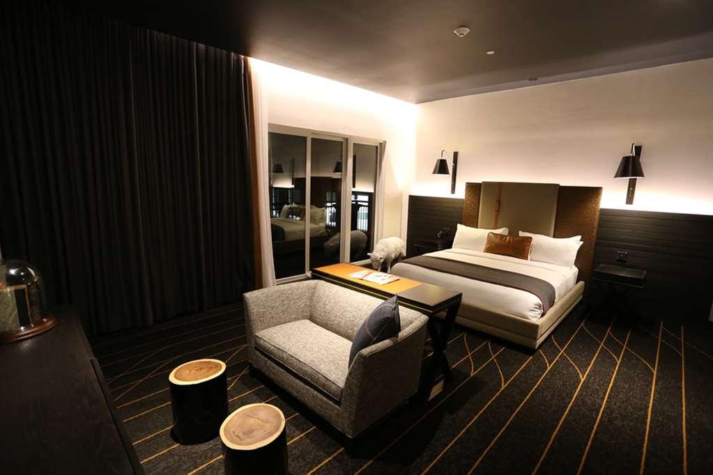 קולג' סטיישן The George, By Valencia Hotel Collection חדר תמונה