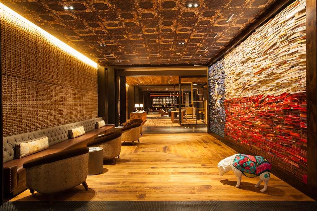 קולג' סטיישן The George, By Valencia Hotel Collection מראה פנימי תמונה