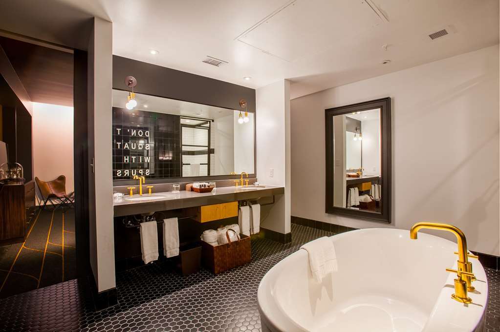 קולג' סטיישן The George, By Valencia Hotel Collection חדר תמונה