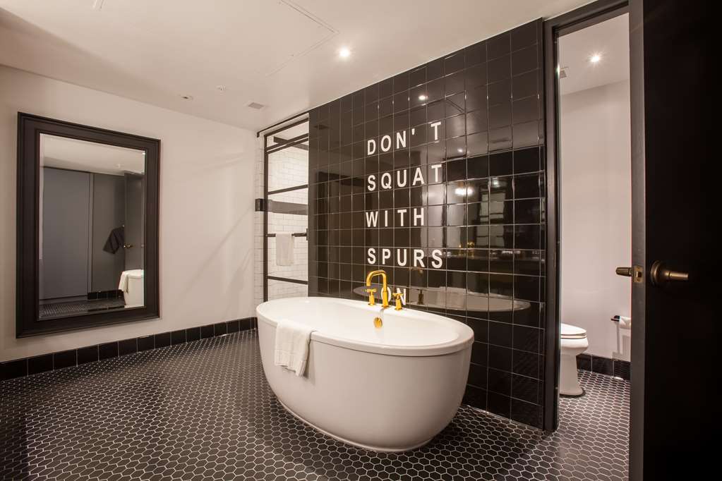 קולג' סטיישן The George, By Valencia Hotel Collection חדר תמונה