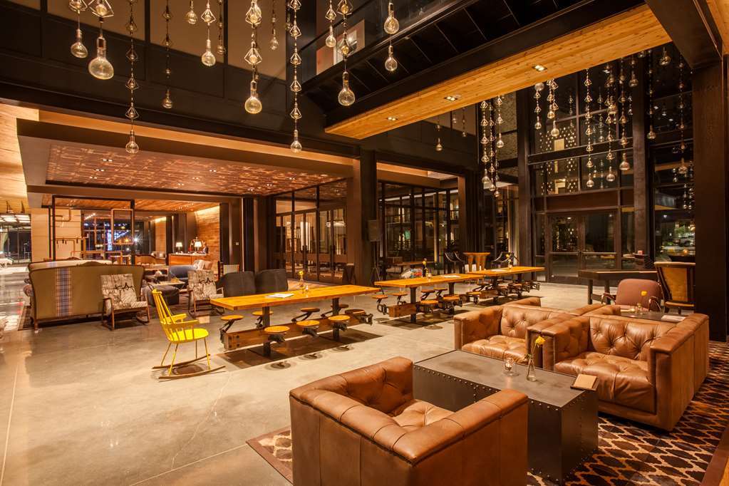 קולג' סטיישן The George, By Valencia Hotel Collection מראה פנימי תמונה